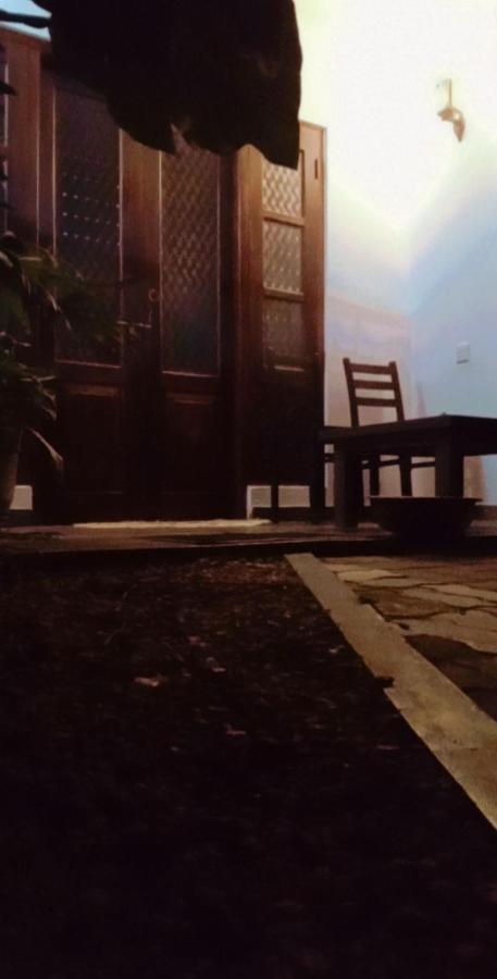 Shady Edge Hotell Unawatuna Exteriör bild