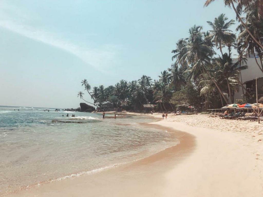 Shady Edge Hotell Unawatuna Exteriör bild