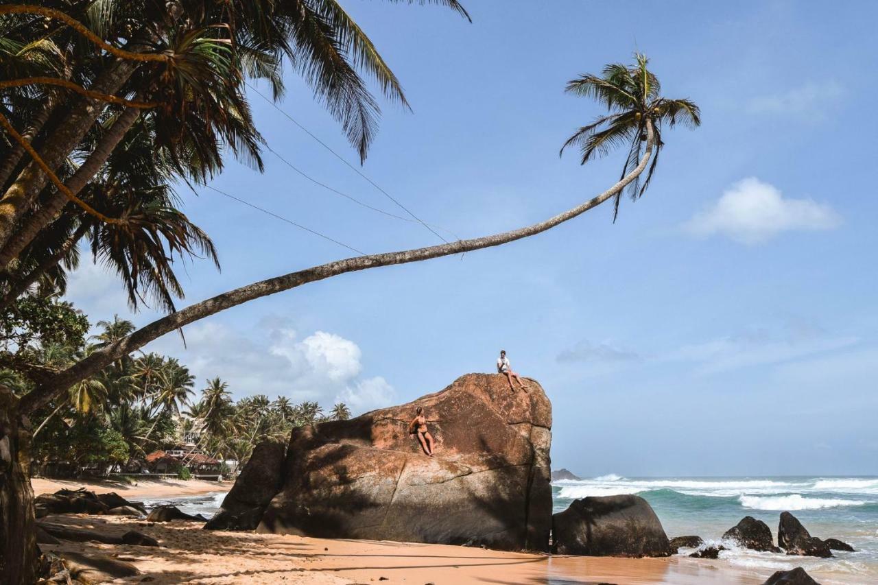 Shady Edge Hotell Unawatuna Exteriör bild